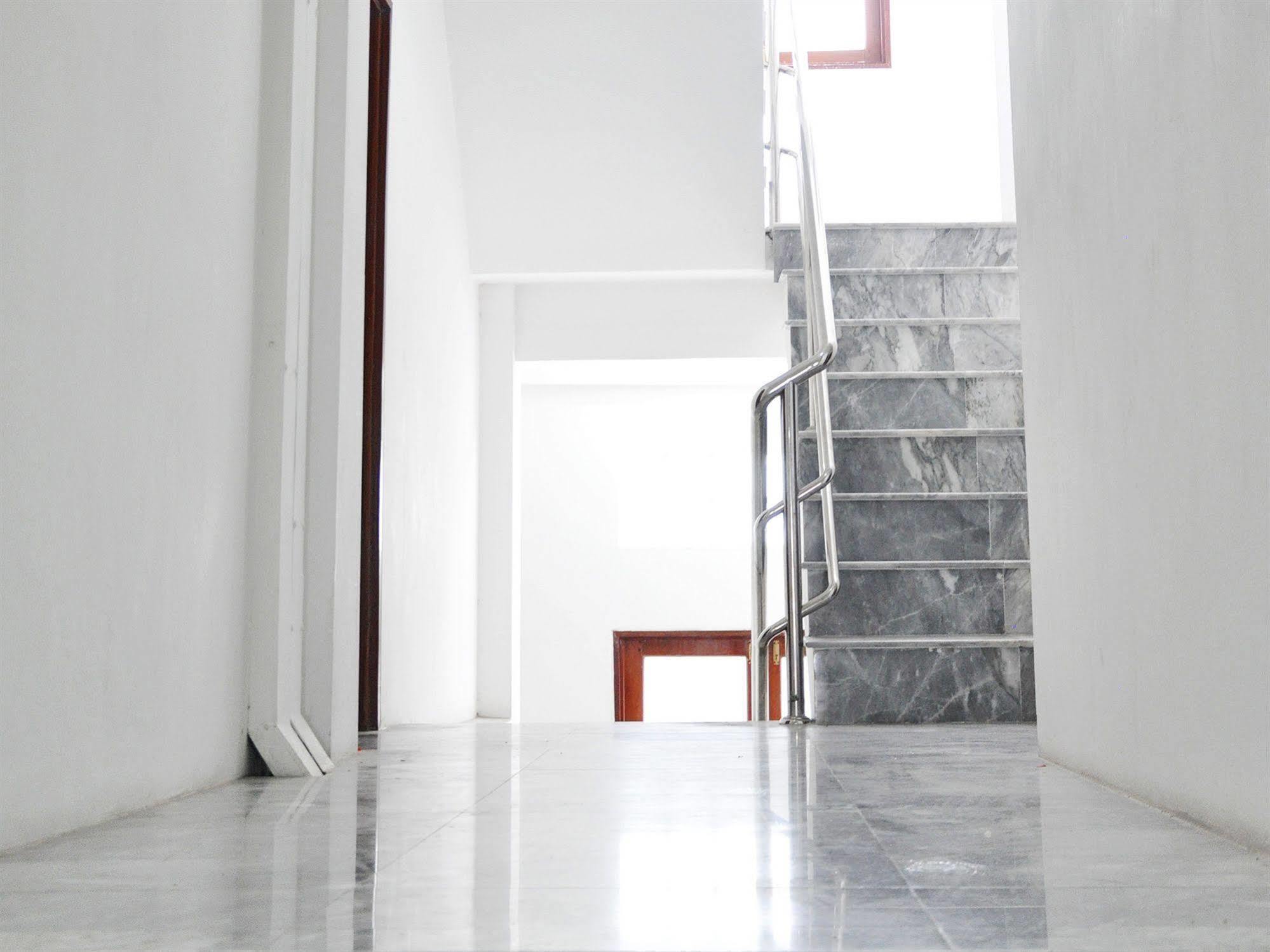 Highfive Guest House Pattaya Exterior foto